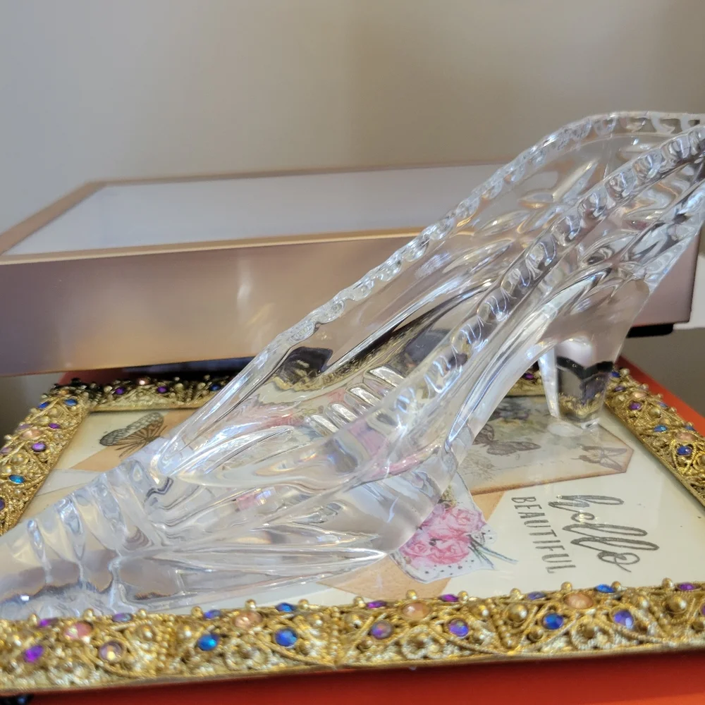 Glass Slipper ~ Cinderella ~ Bridal ~ Fashionista ~ Pretty! ~ GUC